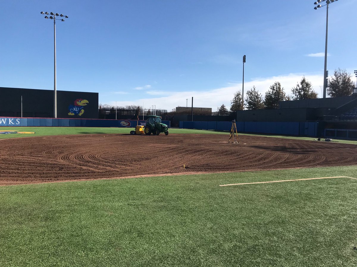fmaster20's tweet photo. Thanks to ⁦⁦@MidwestLaser00⁩ for being flexible because of last weeks weather and getting our SB field graded today. Great work as always.  ⁦@DuraEdge⁩ https://t.co/JvViAb9fvT
