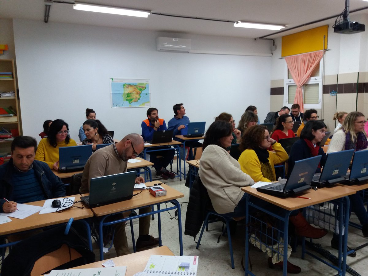 LauraMarPor's tweet photo. Tarde de formación en el CEIP Los Perales (Rociana) sobre aplicaciones de movilidad: cuaderno del profesor, Ipasen, Iseneca con Fidel Calvijo.
@cepbollullos 
Apostando por recursos seguros avalados por la Junta que llegan a toda la comunidad educativa. https://t.co/k4dEDcvl0G