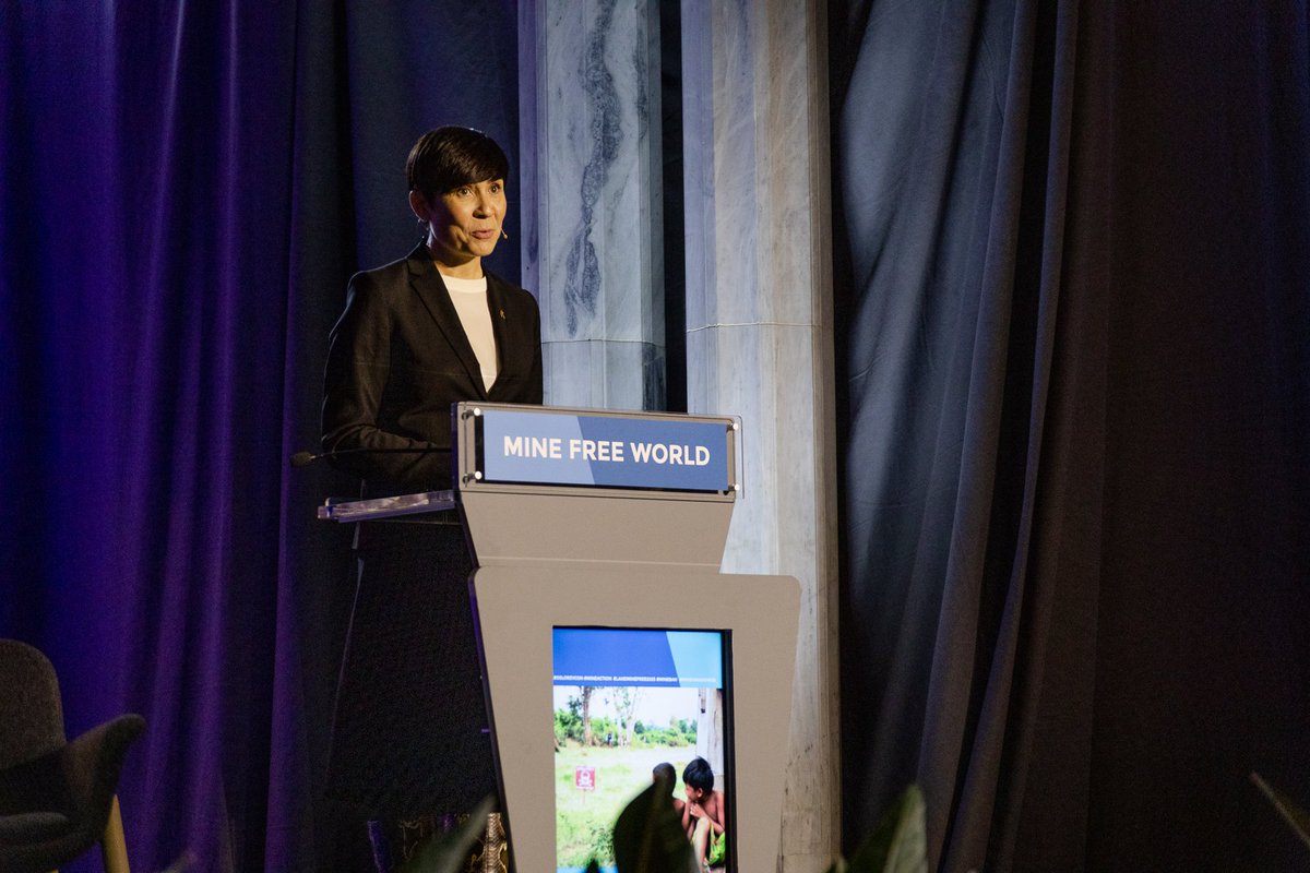 transitmagasin's tweet photo. Kronprins Håkon og Utenriksminister Ine Eriksen Søreide på åpningsseremonien av tilsynskonferansen for #Minekonvensjonen på Rådhuset i kveld. – Målet er en verden uten landminer, sa Søreide. #OsloRevCon #4RevCon #MineFreeWorld #mineaction #mineban #landminefree2025 https://t.co/aHbh4ubC7I