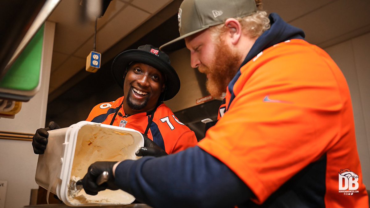 BroncosOffField's tweet photo. Members of the @Broncos offensive line are volunteering at @denverrescue’s Lawrence Street Community Center this morning to help prep Thanksgiving dinner for 1,000 homeless people in our community. 

#BeAChampion  🦃 https://t.co/QeHjfM9KNY