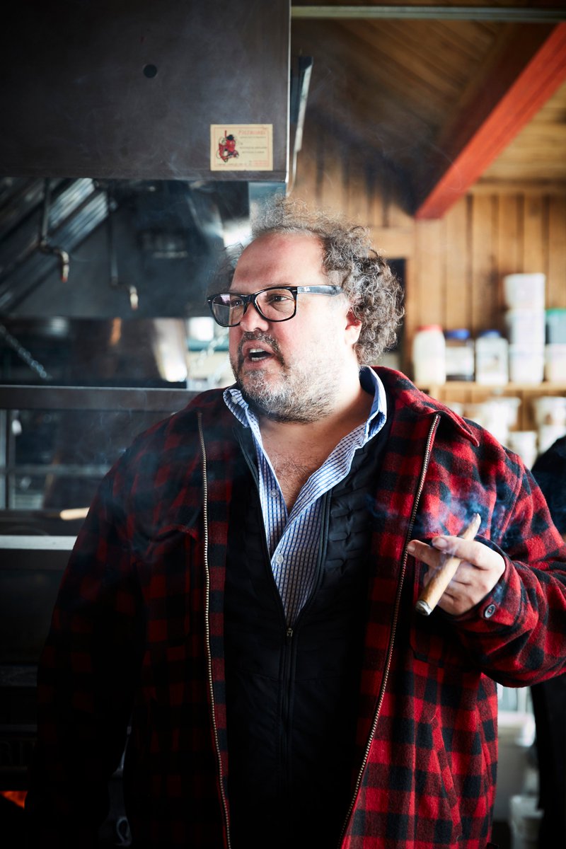 Say goodbye to your old vest and get your hands on the latest PDC outdoor gear! ⬛️🟥⬛️🟥⬛️ Dites adieu à votre vieille veste. bit.ly/35BOzVE