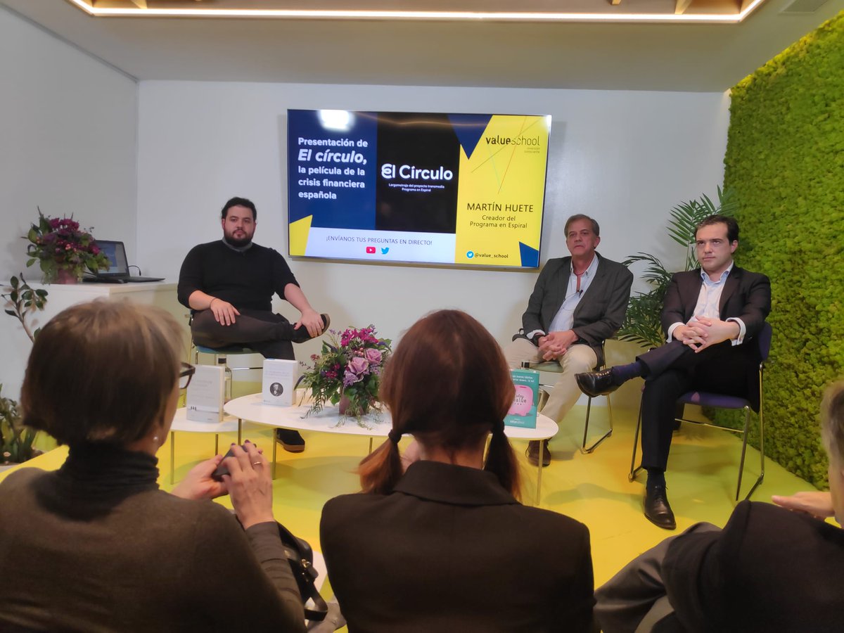 NestorLopezCine's tweet photo. Presentación de "El Círculo" a inversores, la primera película sobre la crisis financiera y los excesos de la banca. Gracias por la acogida y el pistoletazo de salida. Proyecto de #FilmakersMonkeys y @martinhuete https://t.co/DmdxpbDRjR