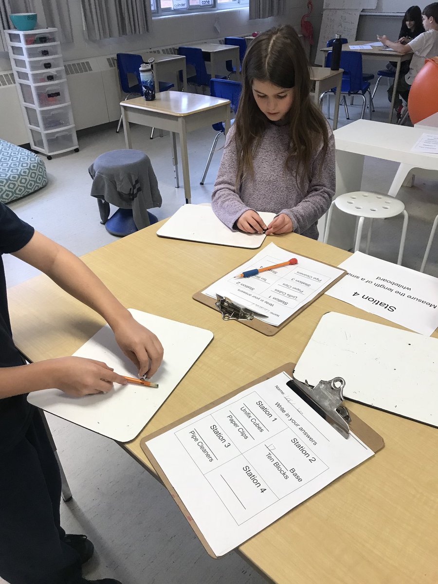 Nikhaight's tweet photo. Measure, measure, measure! How many paper clips long is YOUR foot? #funwithmath #engagedlearners #concentrationstations @htubman2015 @MissBurns14 https://t.co/tbX8vWZtff