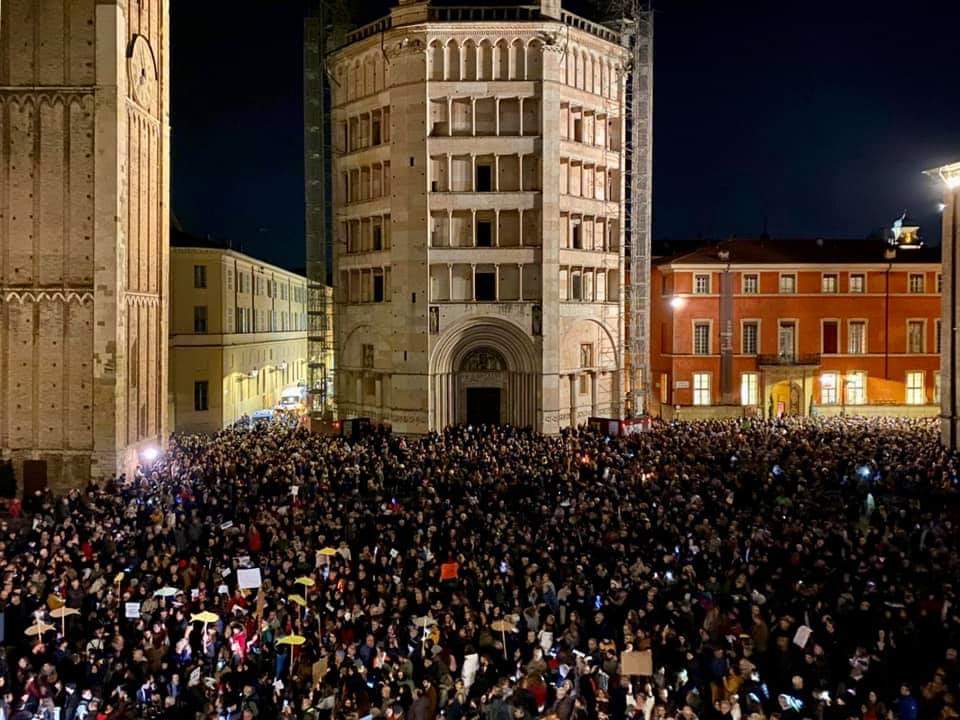 Iperbole_'s tweet photo. In DIECIMILA A PARMA, seconda città dell'Emilia Romagna dopo Bologna! Spettacolo!
Anche Parma non si lega!! https://t.co/mhHgFuU4y5