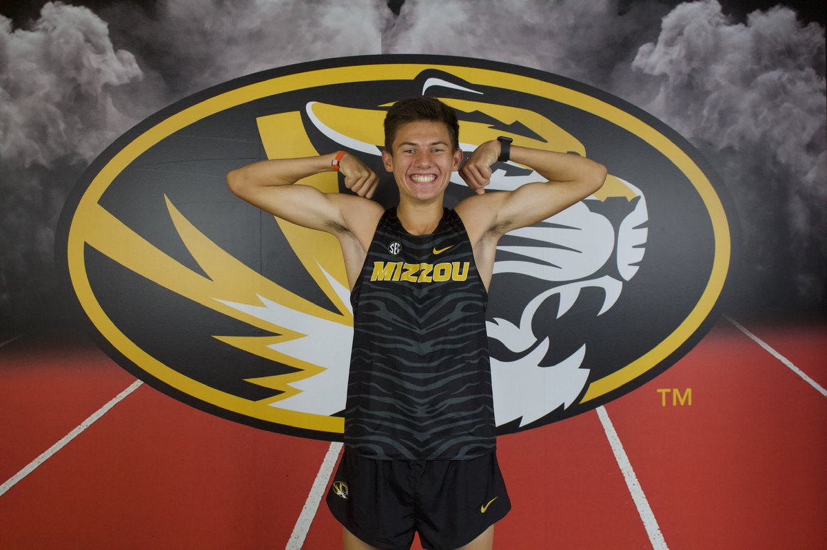 dhelm34's tweet photo. Super excited to announce I’ve committed to the University of Missouri to run cross country and track next year!! Can’t wait to be a tiger! #MIZ 🐯 @MizzouTFXC @vistanationxc @comilesplit https://t.co/et26pyv91M