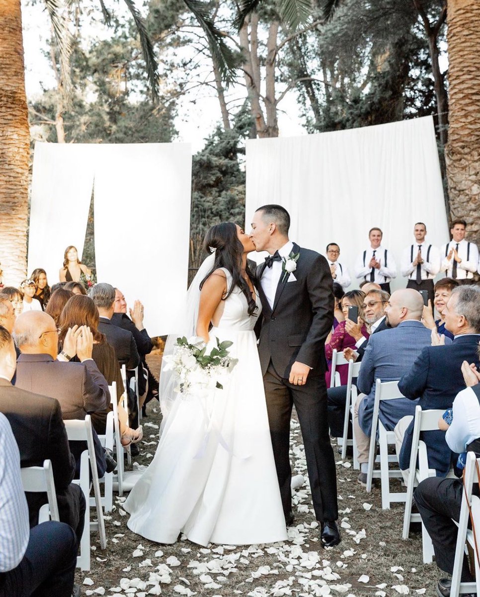 Cardinals's tweet photo. Congratulations Mr. and Mrs. Edman! 

(📸: Tommy Edman’s IG) https://t.co/LNqIrcBm6v