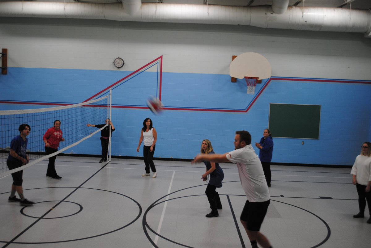 MrCAarts's tweet photo. Today, the staff @alcdsb_rosa were challenged by the Grade 8s to a game of volleyball.

Today, the Grade 8s were reminded where they learned their volleyball skills.

Special shout-out to Mme. Siegert for serving 24 straight to seal the second set.

#StaffWin #ALCDSB https://t.co/G6SBfmN4m4