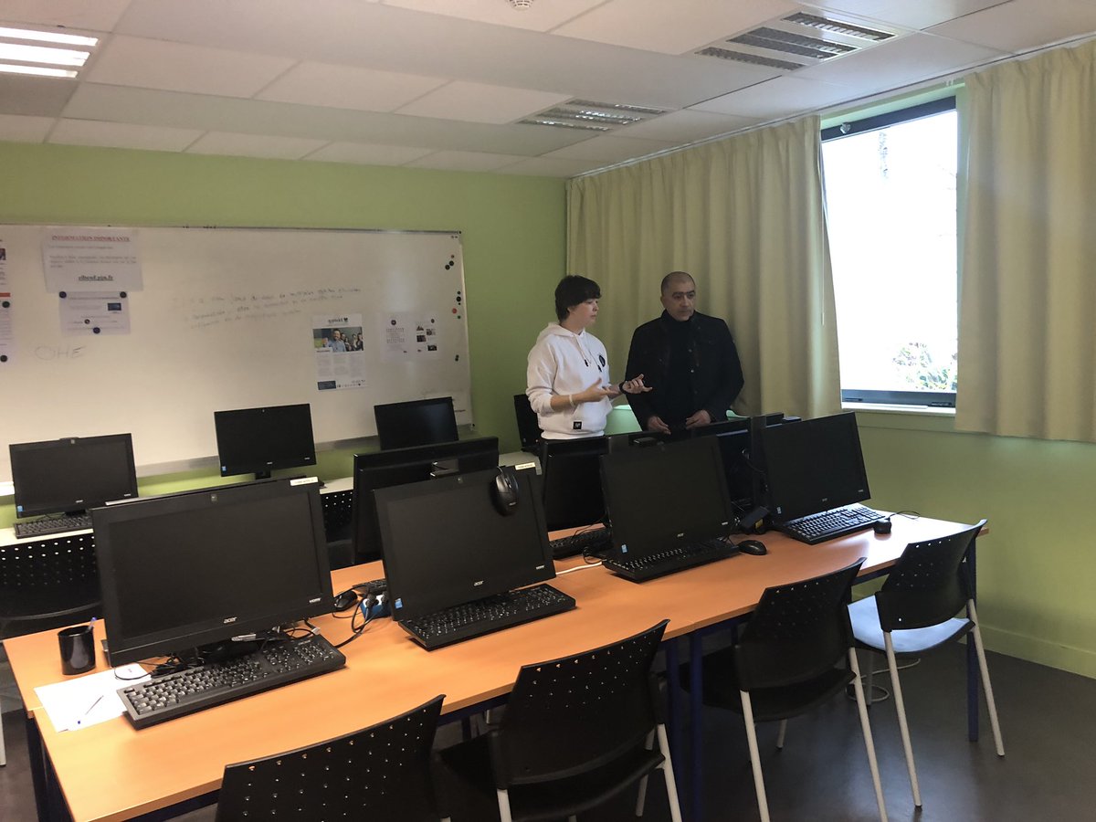 AchouriLouisa's tweet photo. Présentation des nouveaux espaces de la Mission Locale d’#Elbeuf dédiés à la Garantie Jeunes au sein du Greta .Choix judicieux,éclairé ,réfléchi qui s’inscrit dans une démarche d’ optimisation avec le Greta qui loue ces espaces!Partenariat pour d’autres passerelles pour lesJeunes https://t.co/wOfJu3q6MH