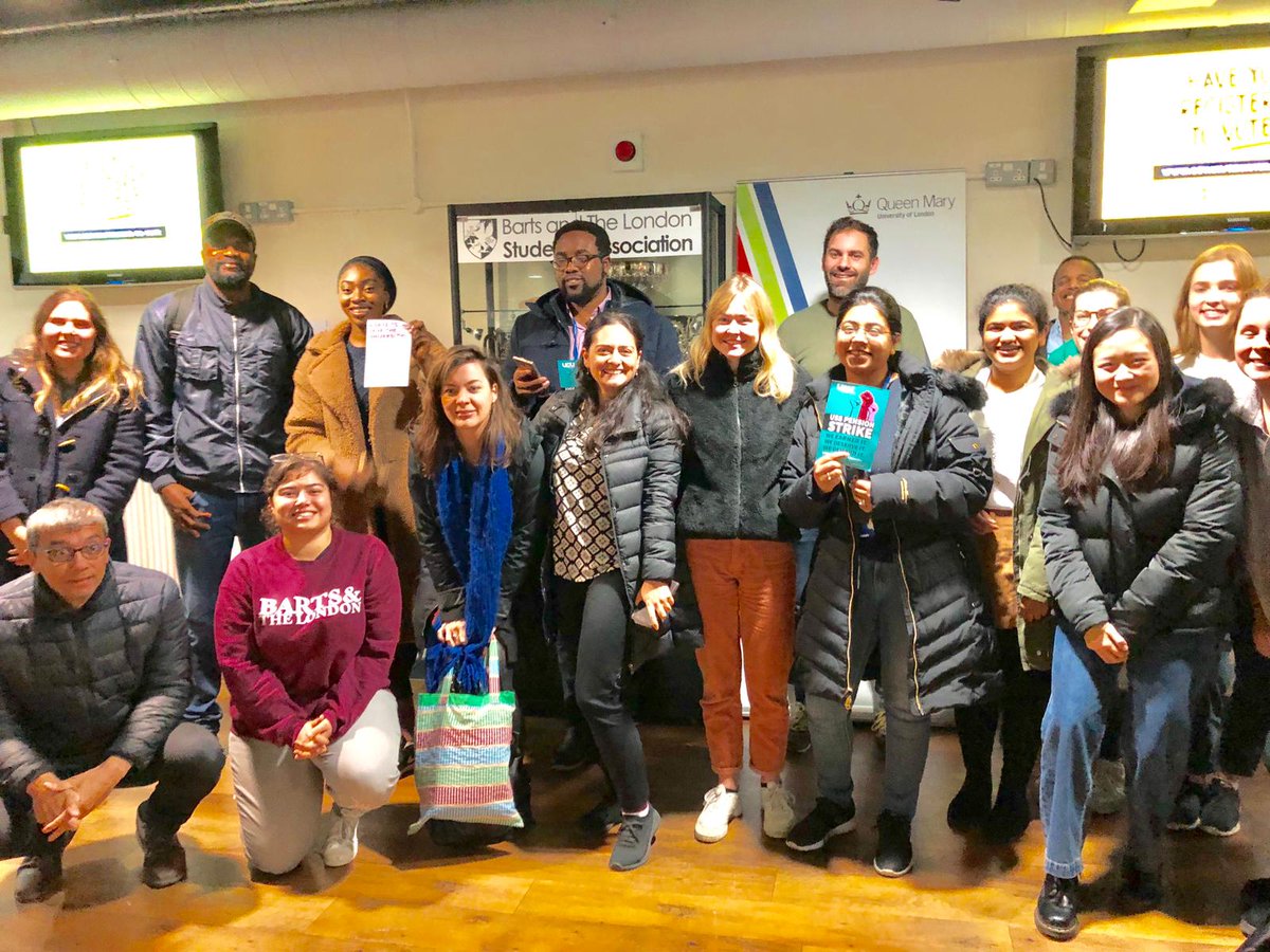 AKapilashrami's tweet photo. #ucustrikes #ucustrikesback Day 1 of action: encouraged by students' support & understanding of issues at stake. Awesome #teachout interaction on #neoliberalism in HEIs, #GenderPayGap #Diversity #BAMEpaygap. Students get it. When will management/govt?!! https://t.co/dBJjnnLk4b