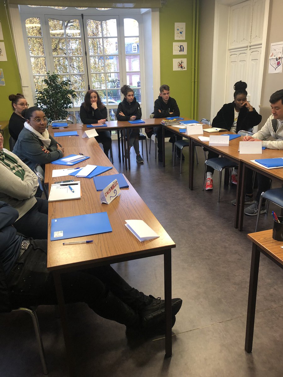 AchouriLouisa's tweet photo. Une Présentation des espaces de la Garantie Jeunes puis la rencontre de 2 promotions de jeunes ,en compagnie d’Ahmed RAMDANE ,directeur de l’APRE!La Garantie Jeunes pour un accompagnement vers l’autonomie en levant les obstacles liés à la fracture sociale!Appréciation globale https://t.co/eLHsGKK8Lc