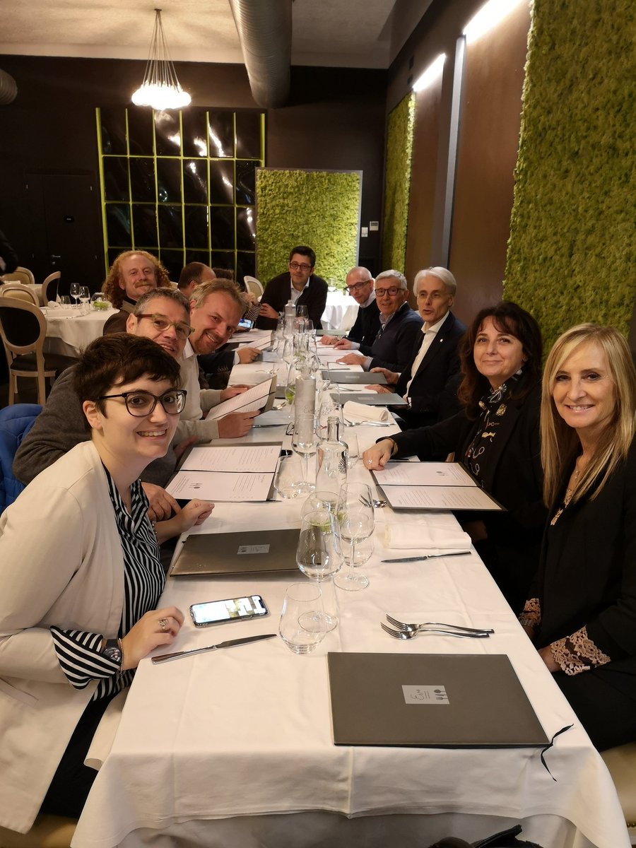 Out for dinner with <a href="/faustoturco/">Fausto Turco</a>  <a href="/MACrobertbraga/">Robert Braga</a> and Si-Net band of advanced Charter Accountants

A lot of great things are going to happen!