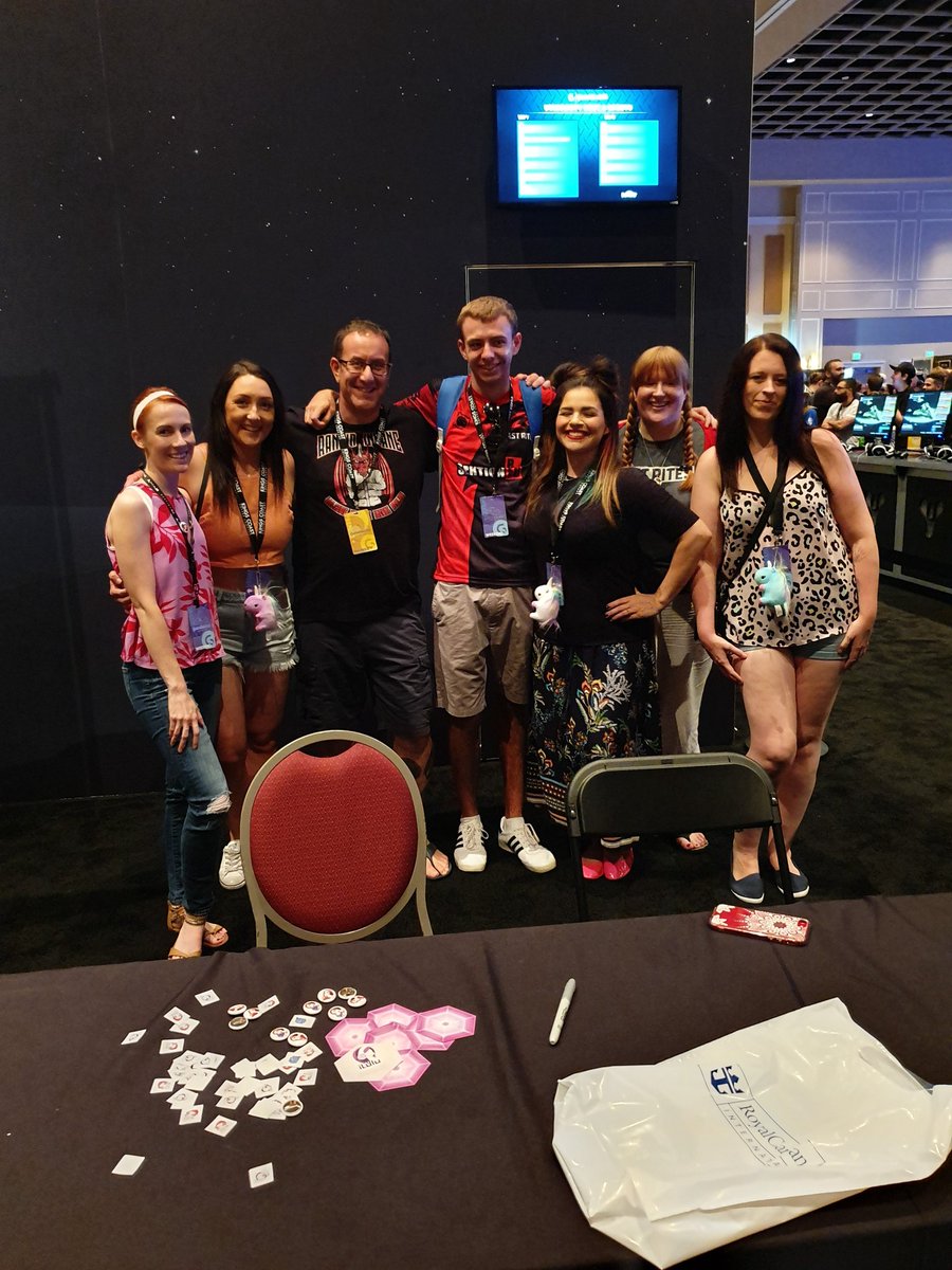 rancid_insane's tweet photo. Tough decision for next year no #GuardianCon 

But Feel very privileged &amp; lucky to have made so many friends and met so many people I respect with in the gaming #Destiny2 community over the last 2 trips.

 These are just a few, thank you for the memories https://t.co/Dpphh8hXAt