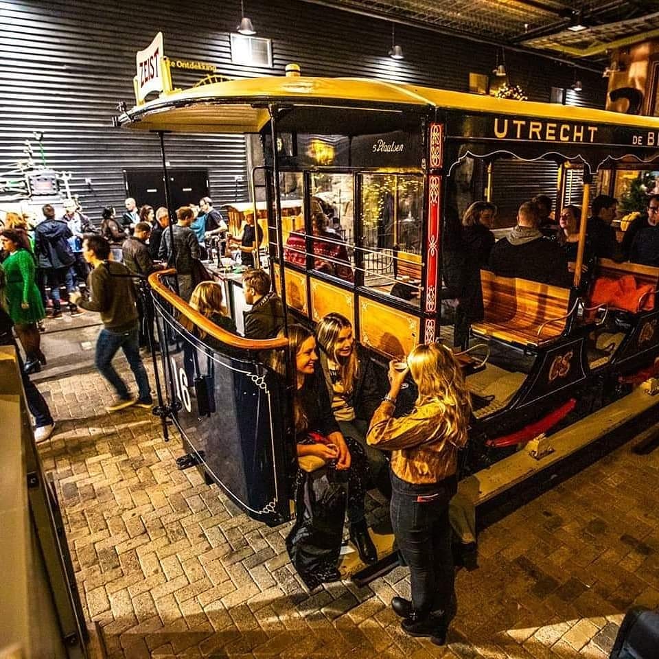 🎄🎶 JINGLE BELLS 🎵🎄🦌 JINGLE BELLS, gezellig de kerstdagen inluiden, biertjes 🍻 proeven en genieten van stomende jazz in een betoverend mooi Spoowegmuseum! 🎅⛸☃️
Info&amp;Tickets: 
ticketkantoor.nl/shop/spoorwegm…