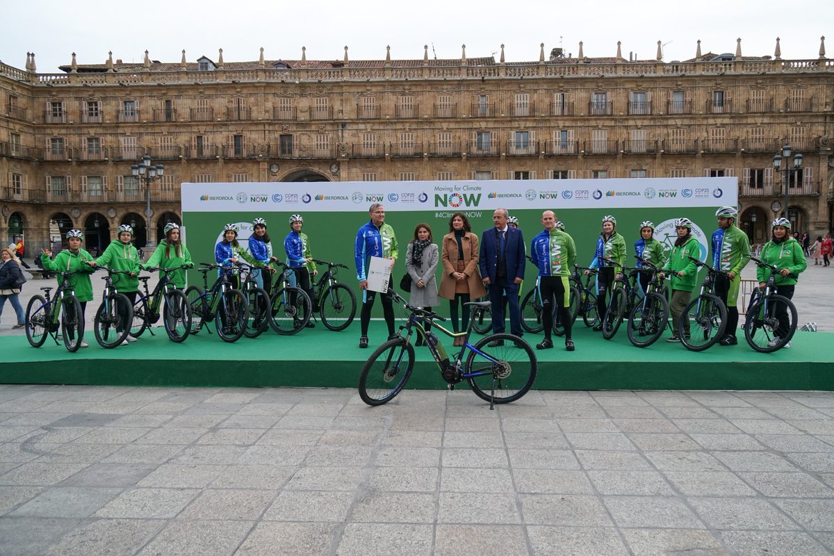 PPaytosalamanca's tweet photo. La marcha ciclista por el clima de @iberdrola arranca en #Salamanca, la concejala de Medio Ambiente, Miryam Rodriguez, ha participado de esta iniciativa, que pretende concienciar de la importancia de luchar contra el cambio climático.
#movingforclimatenow https://t.co/1EGJrOHaxc