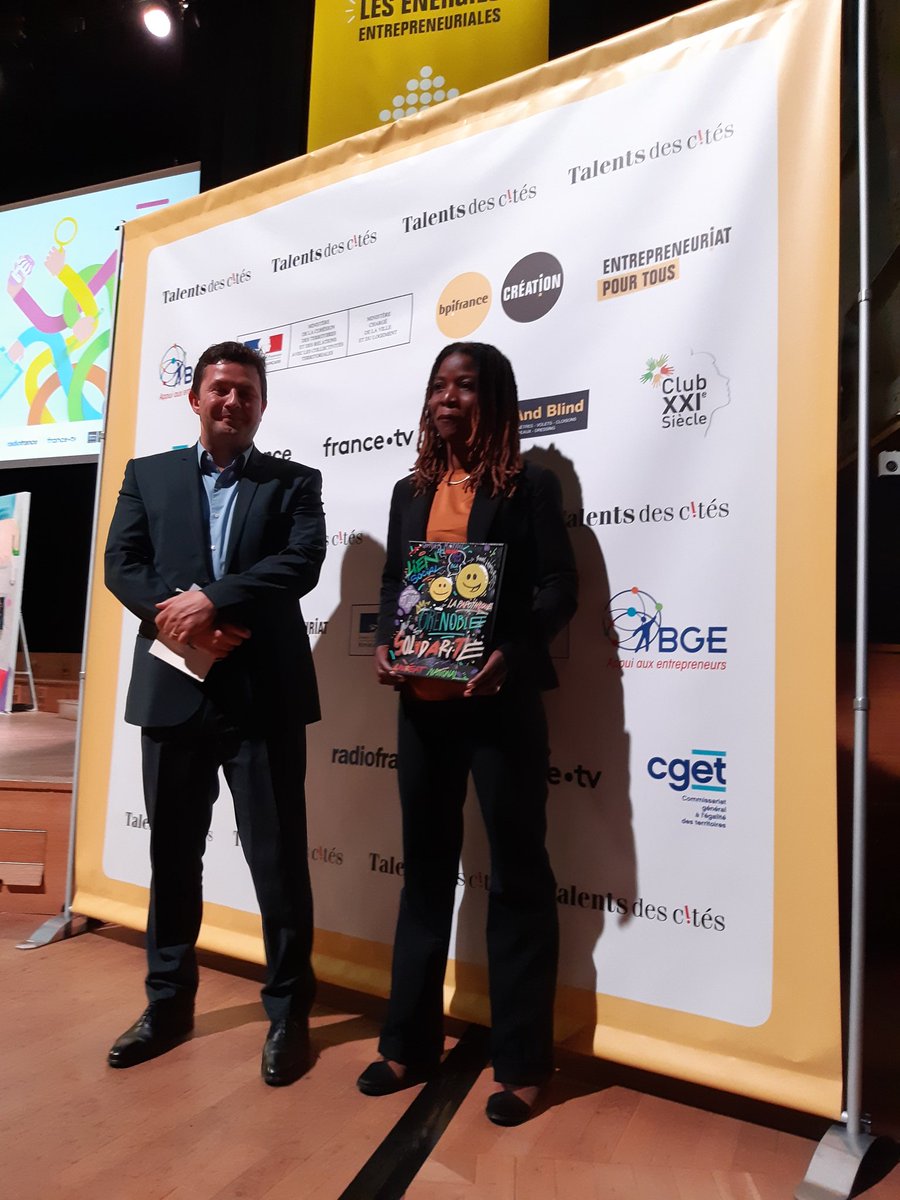 Anouchka Michard reçoit le prix Radio France #TalentsDesCités pour #LaPapothèque : un lieu d'échanges intergénérationnel pour lutter contre l'isolement à Grenoble