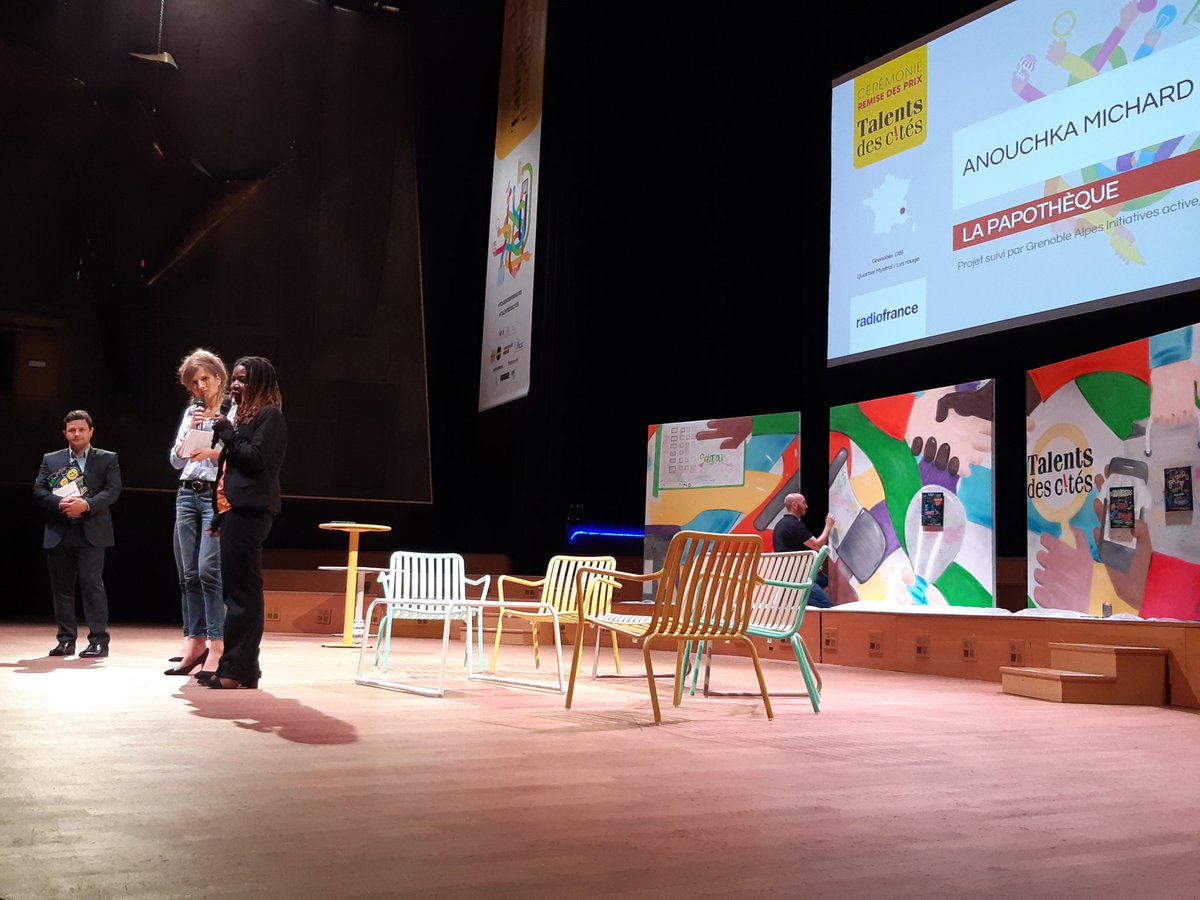 Anouchka Michard reçoit le prix Radio France #TalentsDesCités pour #LaPapothèque : un espace d'échanges intergénérationnel pour lutter contre l'isolement à Grenoble
