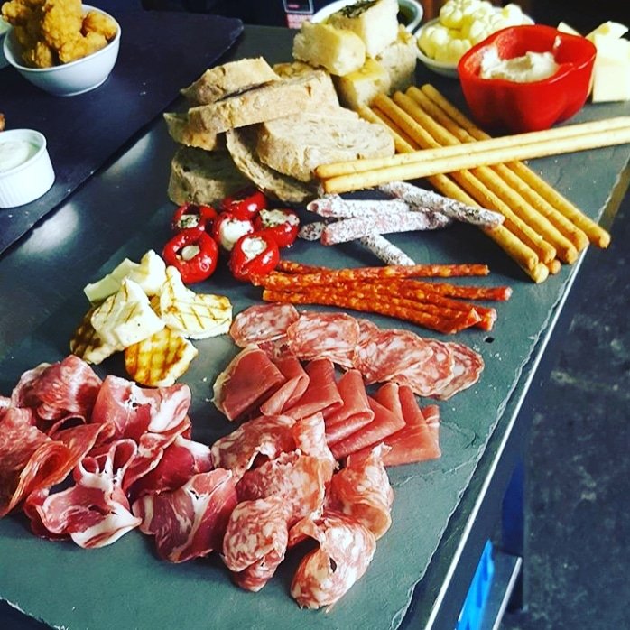 20atecatering's tweet photo. Wow! Looking for Christmas Party food ideas? We can help. Cold meat platters. Canapes. Cheese.
Get in touch!
#coldmeatplatter #sharingplatter #canapes #partyfood #partyfood #sharingfood #slateplate #Somersetfood #Bridgwater https://t.co/rnkyUGKhNU