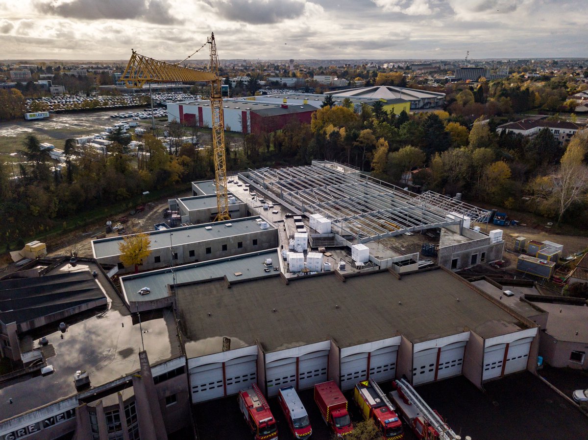 sdis86's tweet photo. #AuFilDeLouvrage - Les travaux des casernements de #Poitiers avancent ! Ici, le CSP #PoitiersStEloi - Livraison en mai 2020, 1 mois après le futur CIS #LaBlaiserie
Le coût global des projets s’élève à 11,45 M€ financés à hauteur de 10M€ par @departement86 https://t.co/zgAjXWUAW7
