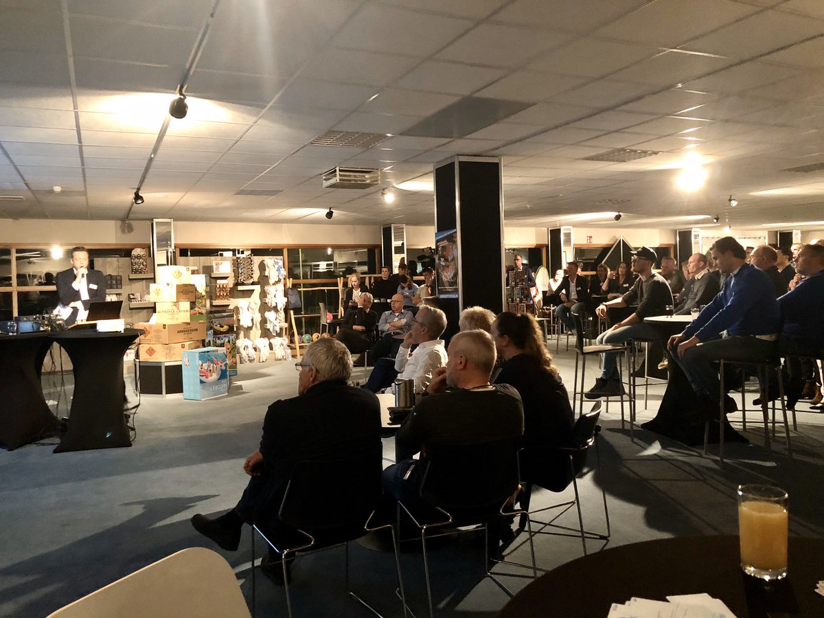 Een mooie opkomst van ondernemers bij Buren Ontmoeten Buren bij Broekhoff vuurwerk te Dronten. #burenontmoetenburen #Dronten