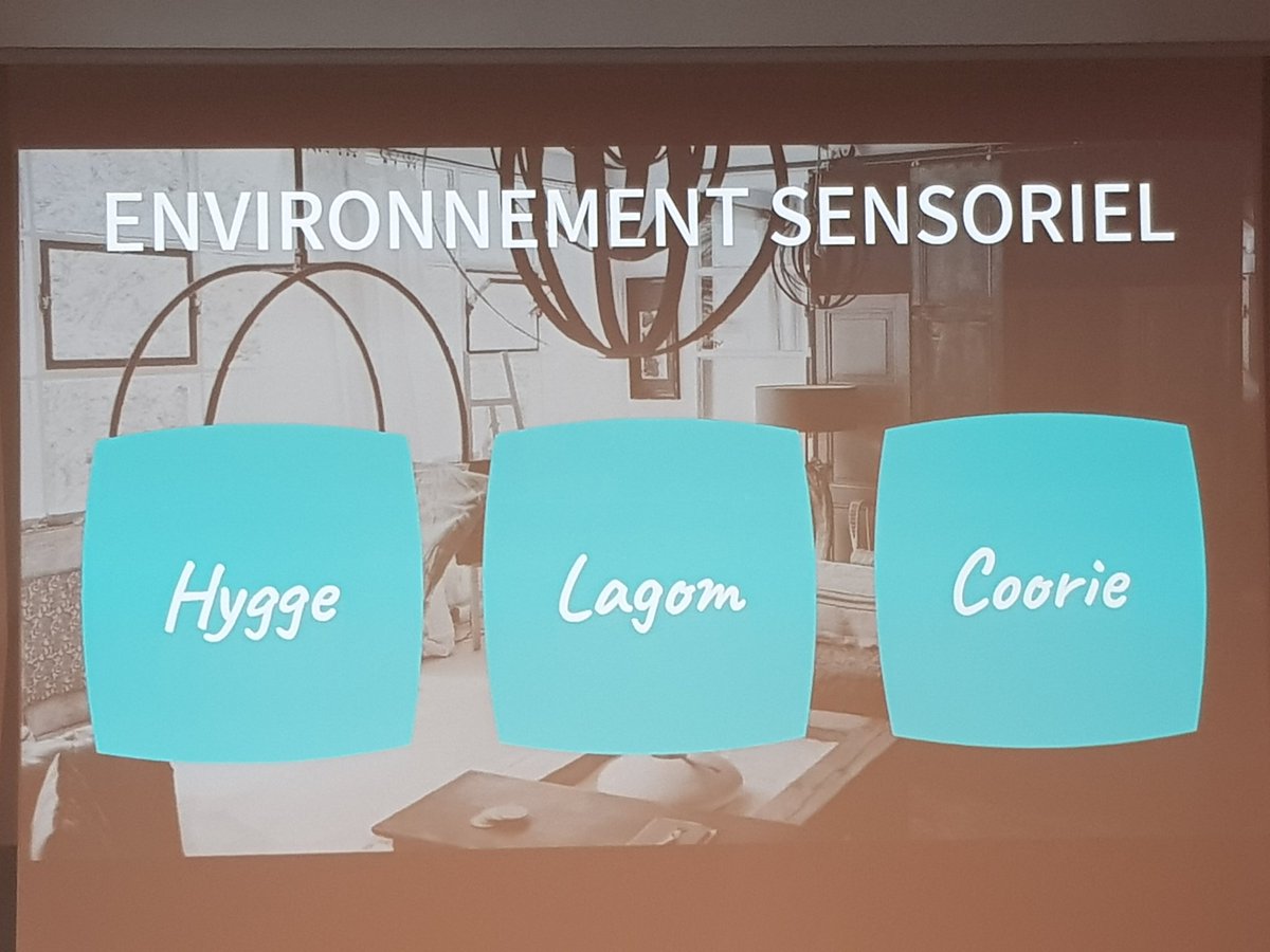 come_inc's tweet photo. Cours de langue également ce soir par @Sean_Luzi #Detoxemotionnelle soirée #IntFem au poil avec experts ! @Flokarras et la sylvotherapie. Le fun aussi arrive...patience https://t.co/L5QHMh5pfL