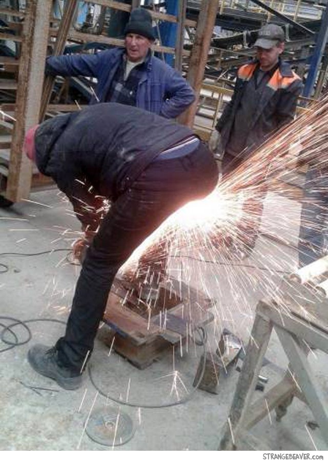 TascoSafety's tweet photo. Safety fail of the day! 

https://t.co/JeOH9YyS6m https://t.co/99kt6ul2OL