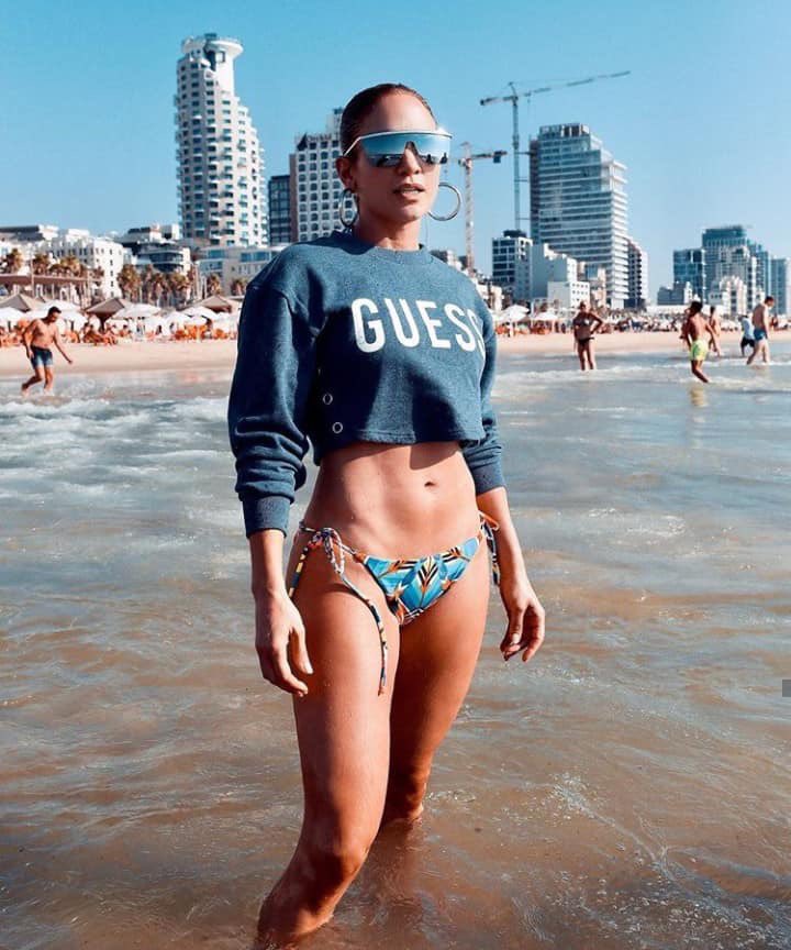 Hagarrgamal's tweet photo. Jennifer Lopez at her 50 years vs me at 19 years old. https://t.co/koqhLeoX6q