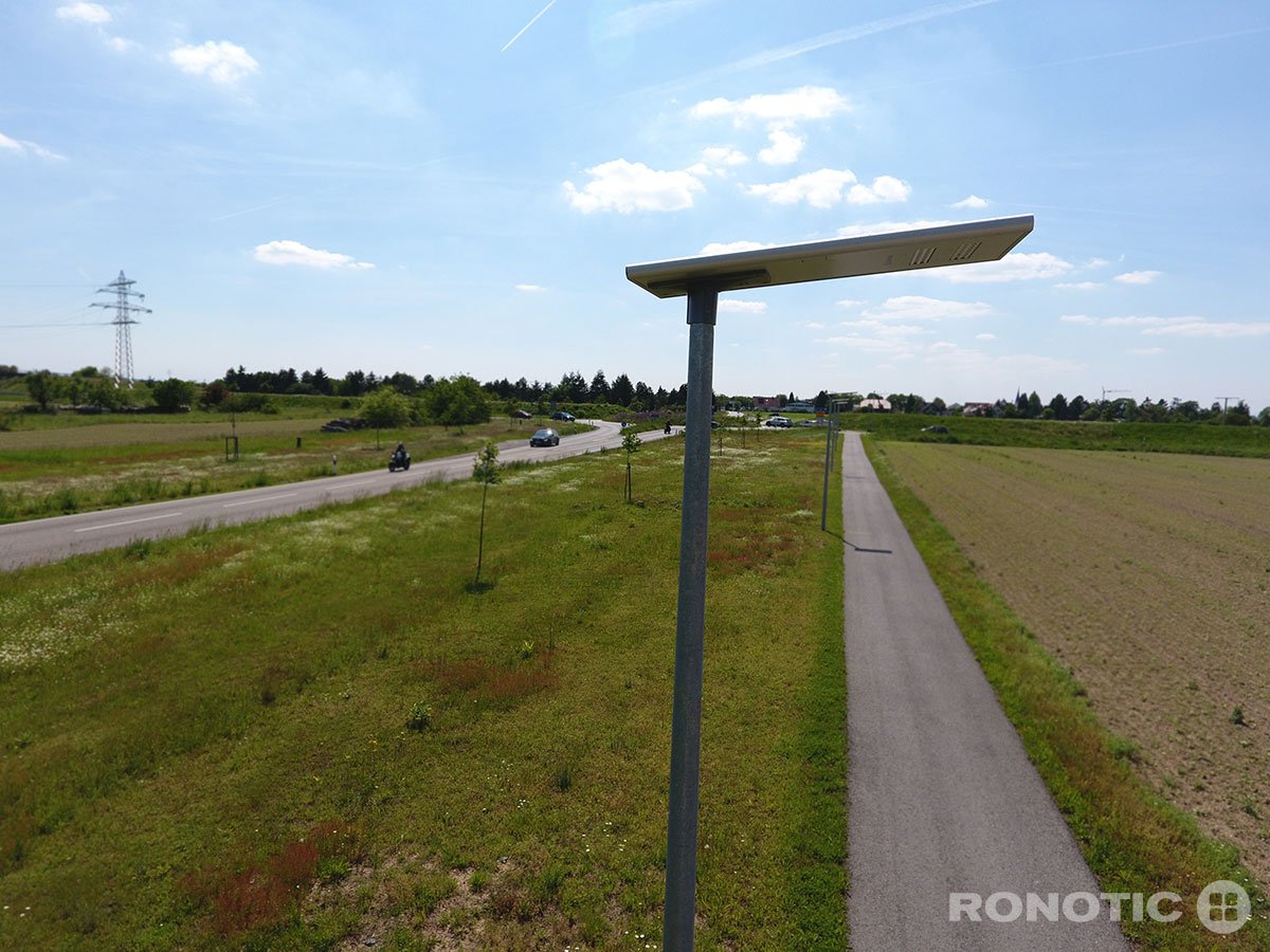 ronotic's tweet photo. Ein Jahr neigt sich dem Ende zu. Auch in diesem Jahr durften wir viele neue Straßen, Wege & Haltestellen mit unseren #Solarleuchten erhellen. 147 #Kommunen aus 14 Bundesländern, bis heute.
#Bestseller #Solarleuchte #Solar #LED #Straßenbeleuchtung #ROL3075 https://t.co/wa8GbOQgXh https://t.co/vAWr3hlQjw