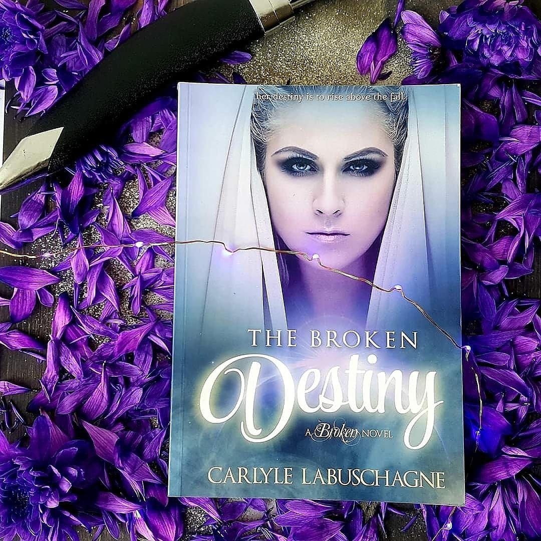 Her Destiny is to rise above her fall.

Get The Broken Destiny from international bestselling author Carlyle Labuschagne for #99c this holiday season. 

For lovers of #SFF , anti-heroes, magic, action, exceptional world building. amazon.com/Broken-Destiny…
#romance #YAlit  #fantasy