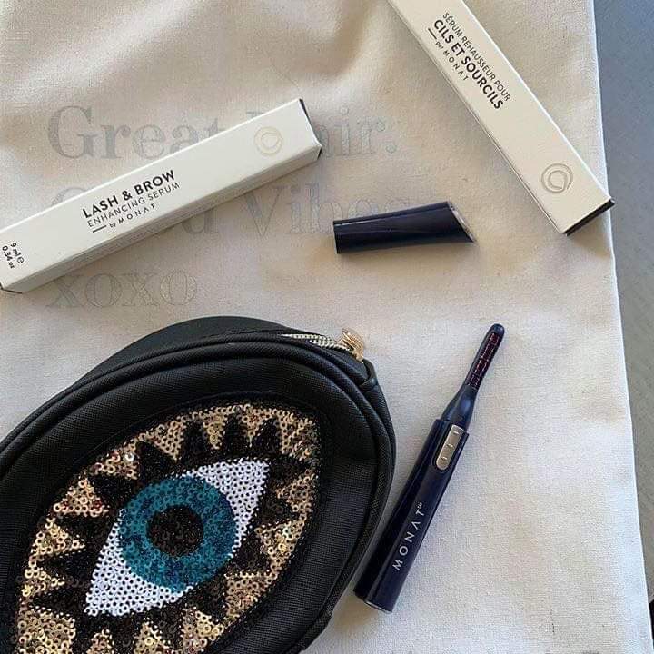 BasedHair's tweet image. How cute is this Eyelash curler 😊👀 &amp;amp; this cute Clutch bag it comes with  plus 2 Eye lash serums 😊🛍 great gifts for 🎄 #eyelashserum #eyelashcurler #heatedeyelashwand #giftideas