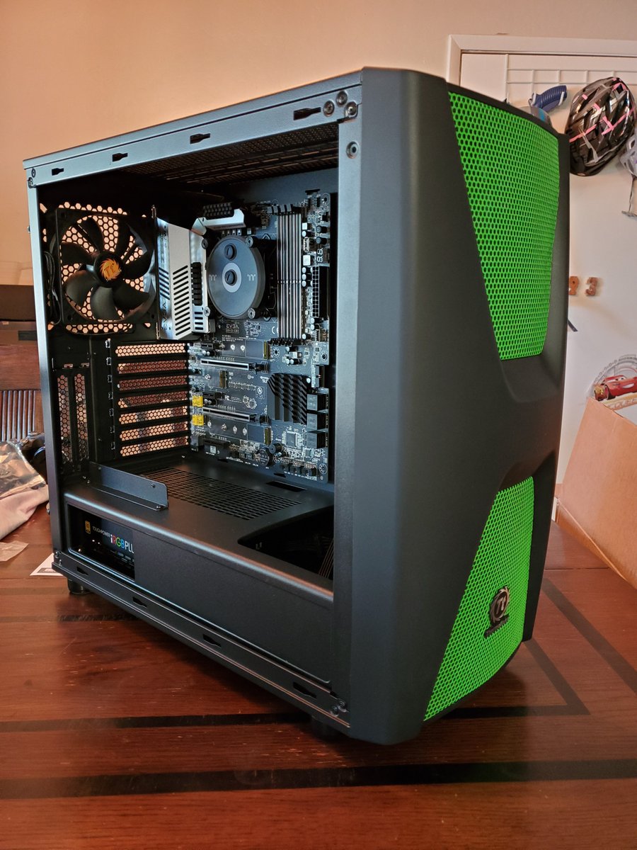 DDCustomMods's tweet photo. A set of ToughRAM..... just would complete this Tt build <3
Click link below for a chance to win your own set of Black or White Thermaltake ToughRAM RGB!
https://t.co/fHRXoQ5xzS #Win #Giveaway #Competition #7WeeksofGiving https://t.co/hLSrA9nEvS