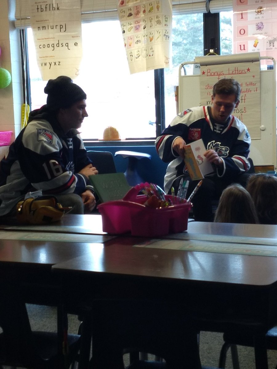 SonarWolfPack's tweet photo. I'm here with Nick Jones and @RStealthy15 handing out @WolfPackAHL lunch boxes and reading to the kids! #ReadtotheRink #HWPCommunity https://t.co/UP8A2HYlrU