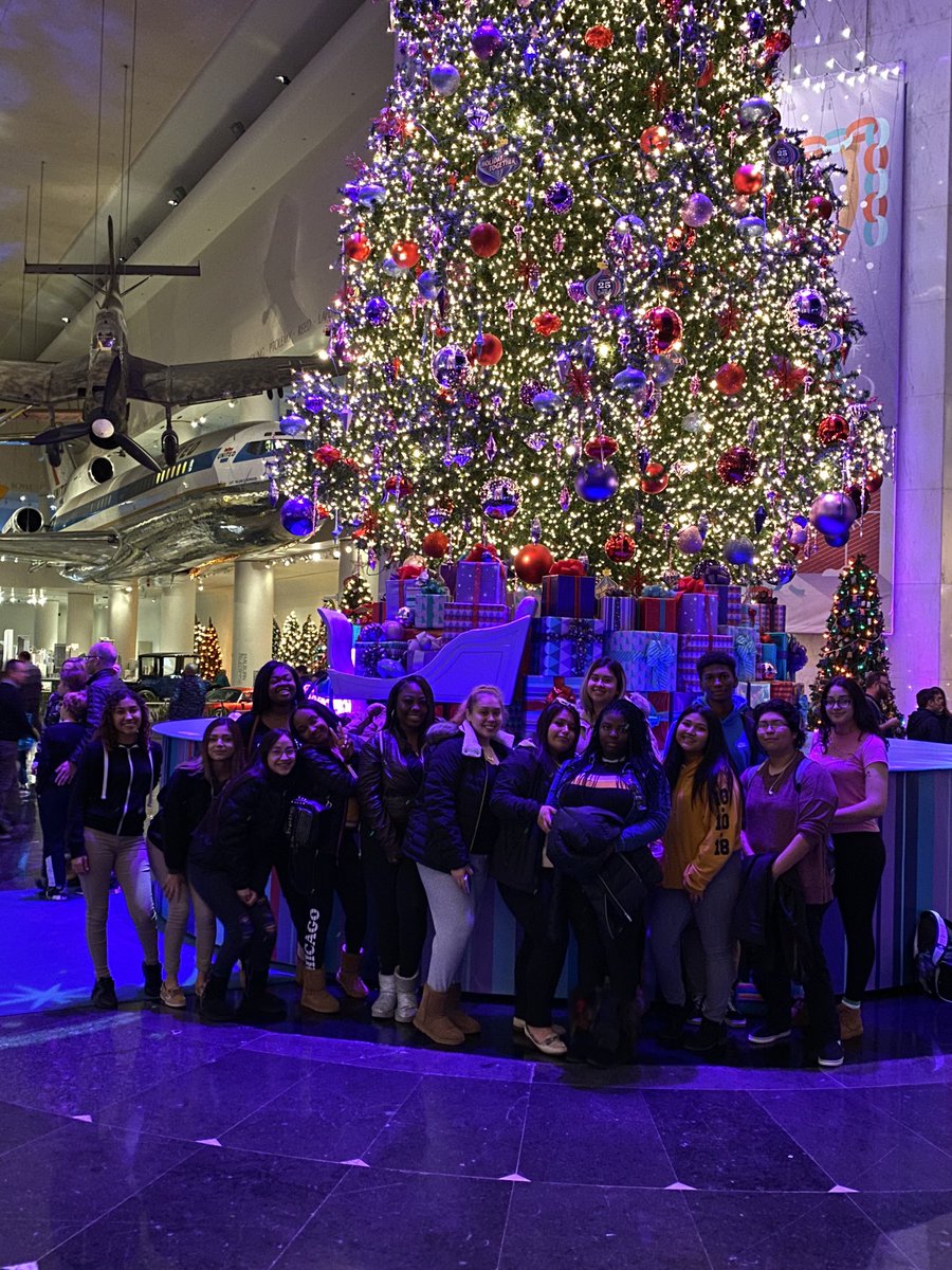 mrs_delmonaco's tweet image. Morton West Parenting class had a nice visit to the Museum of Science &amp;amp; Industry .. connecting what we’ve been learning in class to the prenatal development exhibit at the museum . ... #morton201 #museumofscienceandindustry #prenataldevelopment #parenting