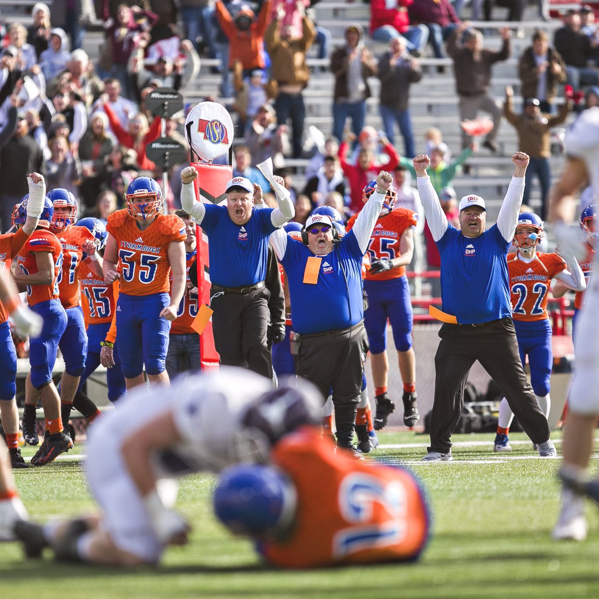 strivsports's tweet photo. 🚨FINAL SCORE 🚨

@StormDogsFB 40 🏆
@Horns_Athletics 34

Congrats #hpcstorm and #osceolabulldogs on your Class D1 State Football Title! 

#strivschools|#nebpreps https://t.co/1UtrNVgI9f