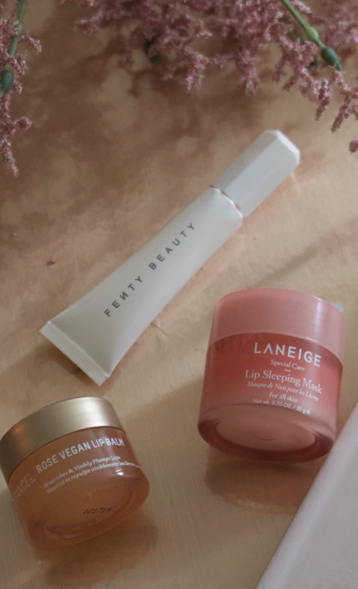 CurvyGirlsLife's tweet photo. New Post on the blog! Ultimate Fall Lip Balms! Must try @fentybeauty @Biossance and @LANEIGEUS lip balms for kissable lips during fall/winter! Visit https://t.co/QiAnqRfgkY! #skincare #beautybloggers #lifestyleblogger #ThisCurvyGirlsLife https://t.co/CgB5c6BJ7H