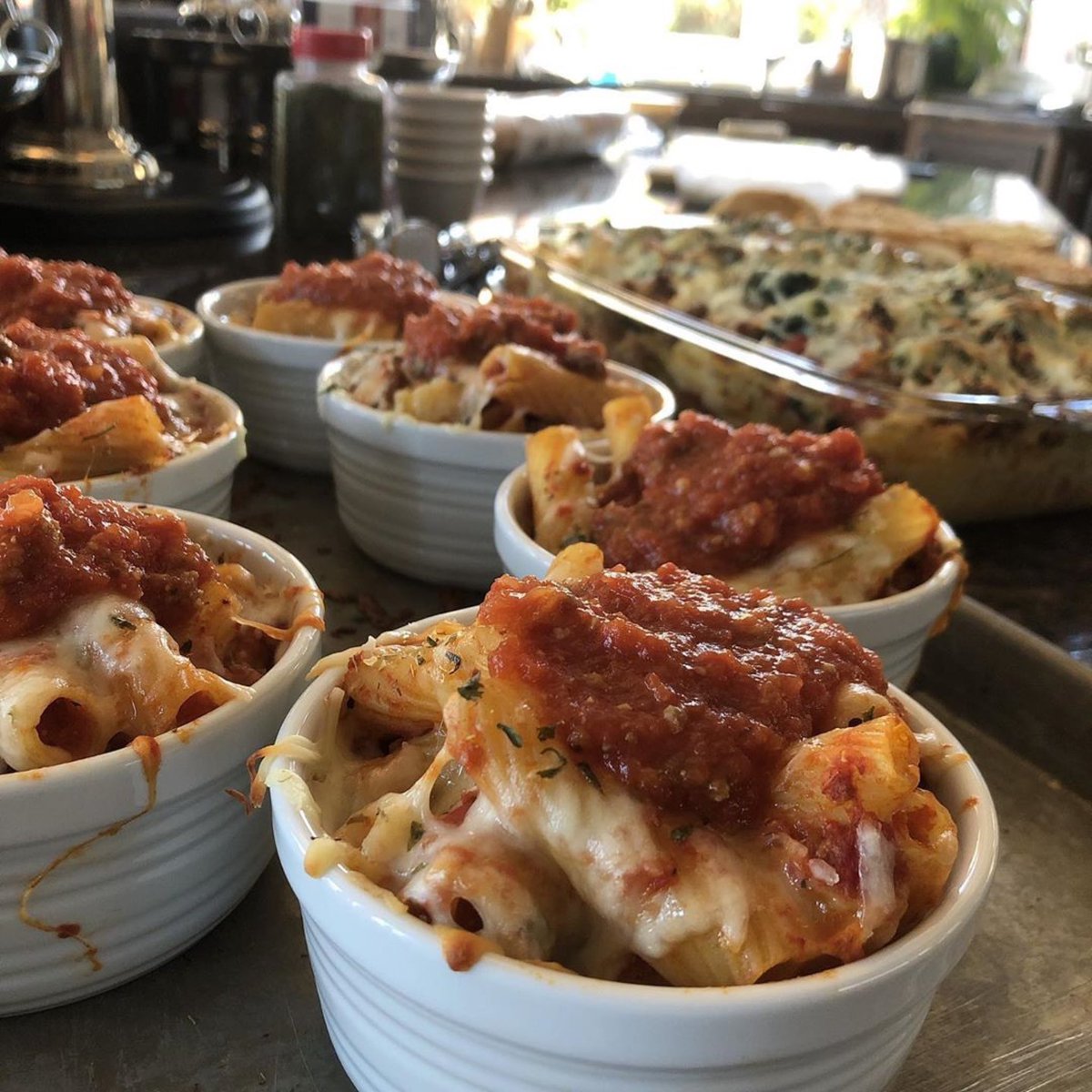 RickeySmiley's tweet photo. #Repost @lilchefsvittles
・・・
@rscomedy did a great job today with his 1st cooking lesson. He LOVES Italian food so we made tomato sauce from scratch with his favorite pastas, rigatoni and lasagna #lilchefsvittles #chefsofatl https://t.co/ieqhKojmli