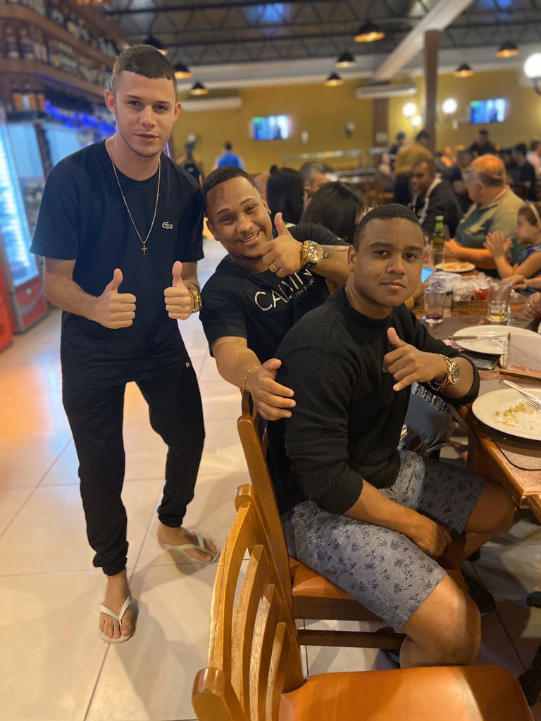 SemLimitesprodu's tweet photo. Apenas uma reunião de negócios 🇺🇸✔️ https://t.co/quYVLEmwBz