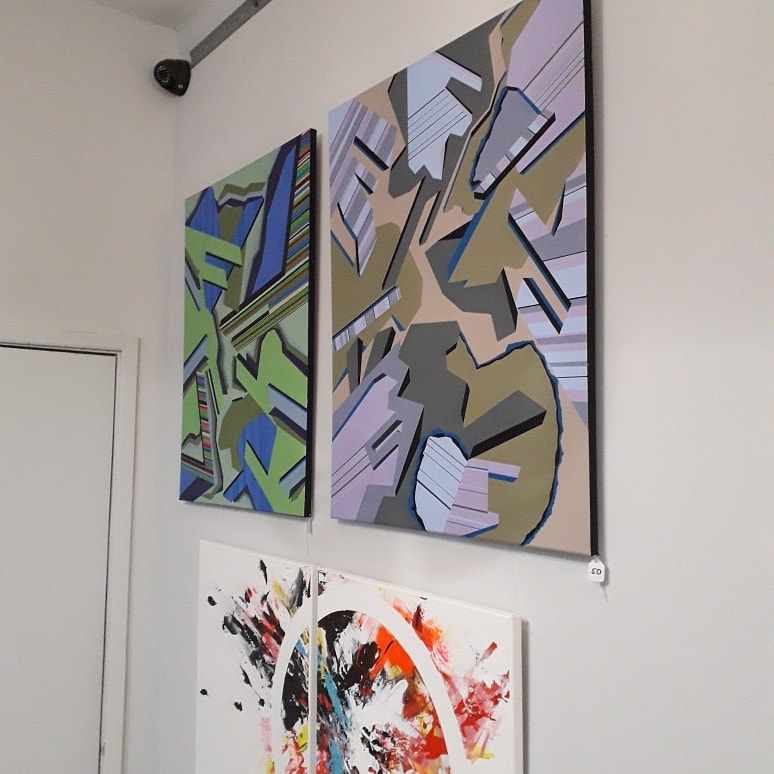 astridrobinson3's tweet photo. First exhibition I've taken part in in 8 year's, small to some but proud of myself ❤🖼🎨 #northdevonarts #christmasexhibition #northdevon https://t.co/Aa1rFpOIPg
