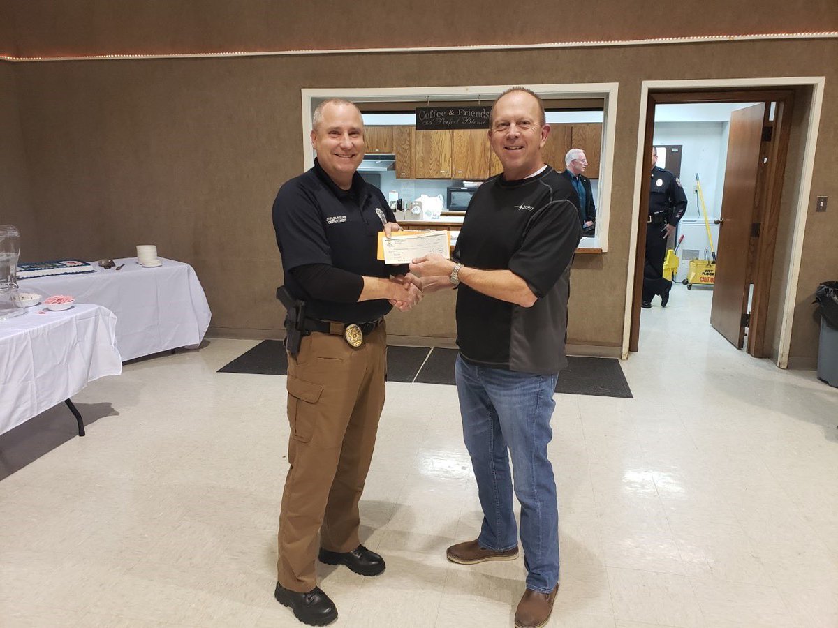 At our Citizens Police Academy graduation, Liberty Utilities President David Swain presented a check to the Fraternal Order of Police for the Joplin Police Shop with a Cop event. We would like to thank them for their support of this important program. @JPD_Chief