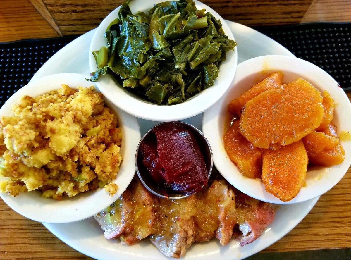 DippedFresh1's tweet photo. Are you looking for a caterer to handle your #Thanksgiving feast??? Give us a call today at (423) 490-9334 and we will save you the hassle! #dippedfresh #catering #thanksgivingdinner #thanksgivingfood #turkey #turkeyday #Food #DavisWaynes #restaurant #food #foodporn #foodie https://t.co/98AkyLwEx4