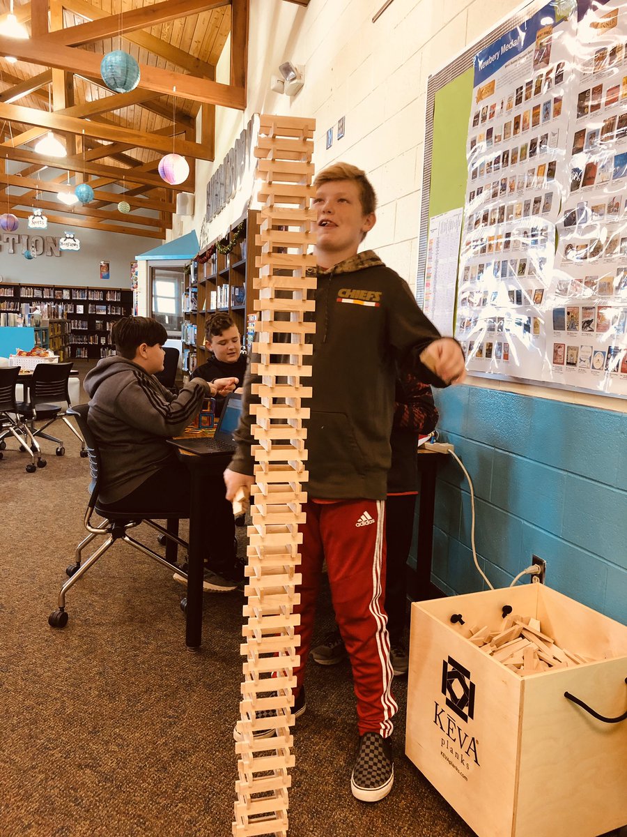 SheriBRealtor's tweet photo. Ss are creating during free choice library time today! #wearewillard #librarymaker @WISWillard @willardschools https://t.co/5REXt3ctuC