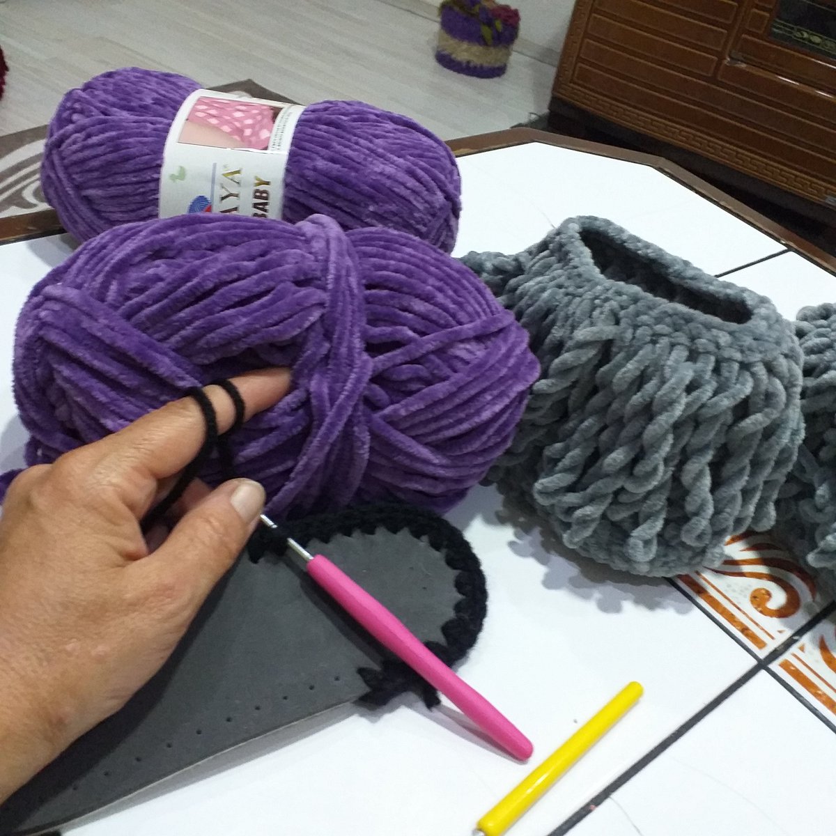 erifeTezcanCey2's tweet photo. Çok yorgun olsamda birazcık hasta olsamda işimize dört elle sarılıp devam ederim #evlaticin yapılır #serebralpasi #disleksi #elemeği #evbotum https://t.co/k8Fizk7AdV
