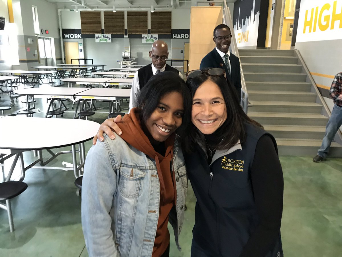 BostonSchools's tweet image. Great visit to @fenwayhs this morning! Our student tour guides led us to the Panther Pantry for some snacks, showed us the beautiful school library, told us about programs like Project Week and shared answers to the schoolwide essential question. #PantherPride