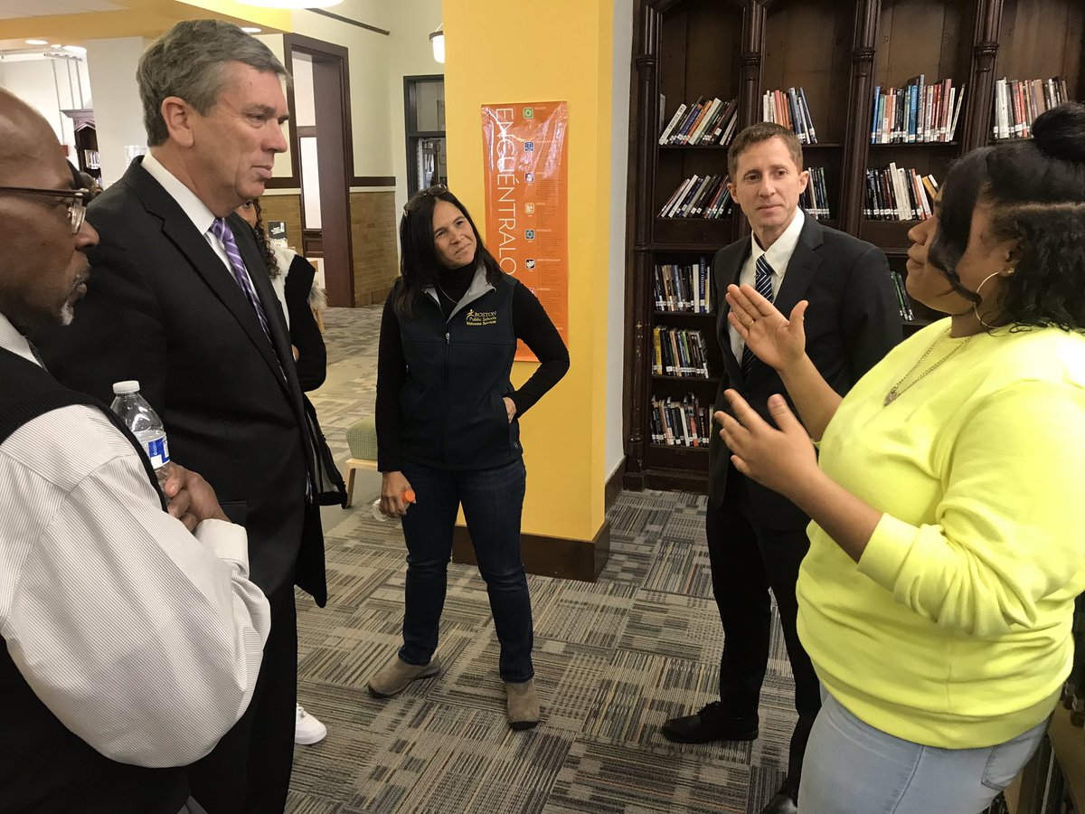 BostonSchools's tweet image. Great visit to @fenwayhs this morning! Our student tour guides led us to the Panther Pantry for some snacks, showed us the beautiful school library, told us about programs like Project Week and shared answers to the schoolwide essential question. #PantherPride