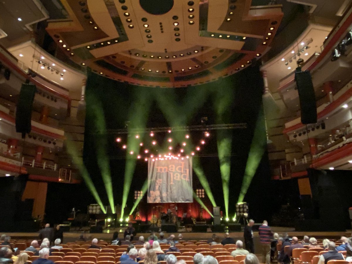 bospro's tweet image. Waiting for ⁦@ronniewood⁩ at tonight’s show in #Birmingham - Chuck Berry inspired - “Go, Go Ronnie, Go Go, Go Ronnie Go, Go - Ronnie be good! 👌