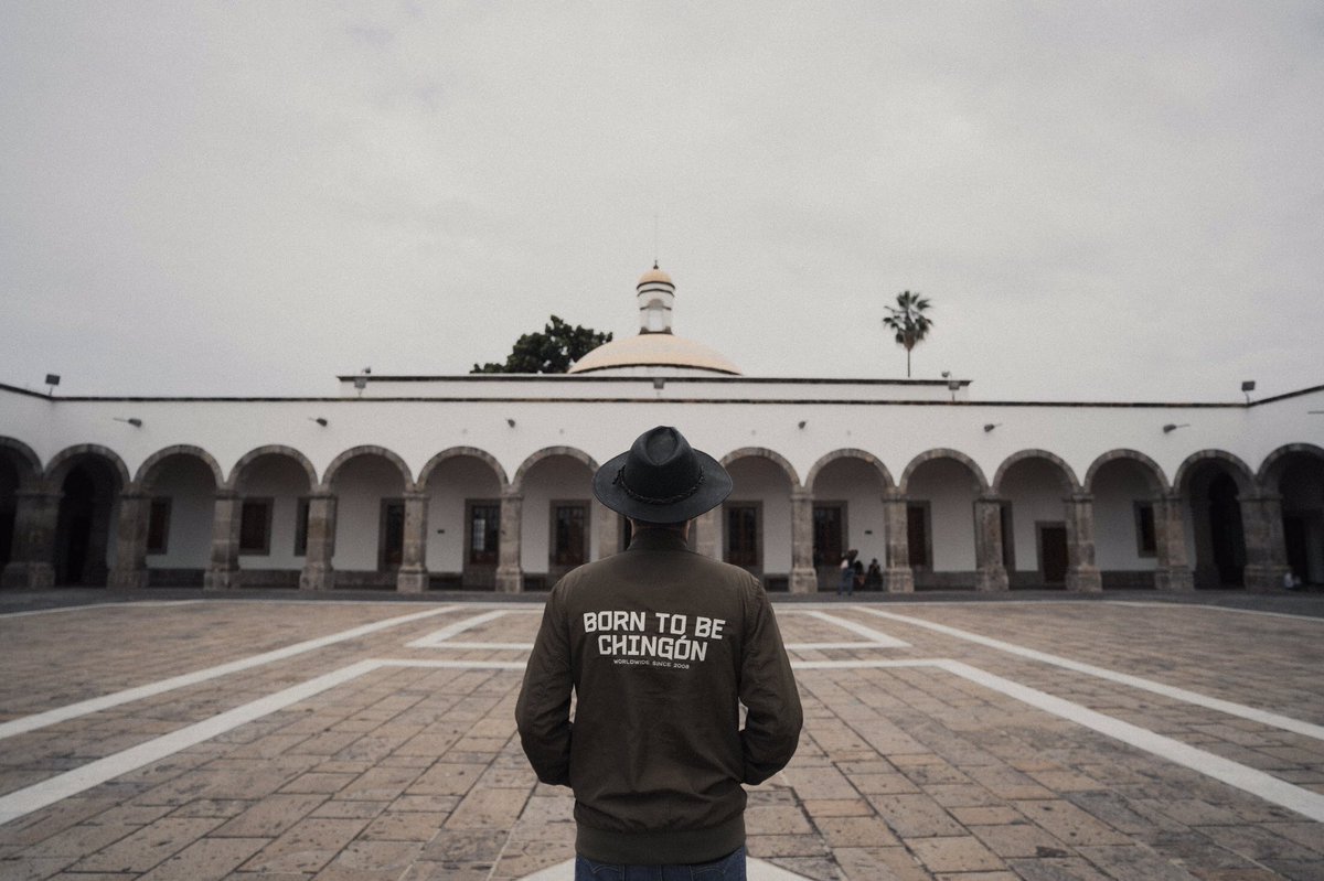 AlaVerb's tweet photo. @DrakeBell 👀

You were #BornToBeChingón. https://t.co/dYO4TUmBn6