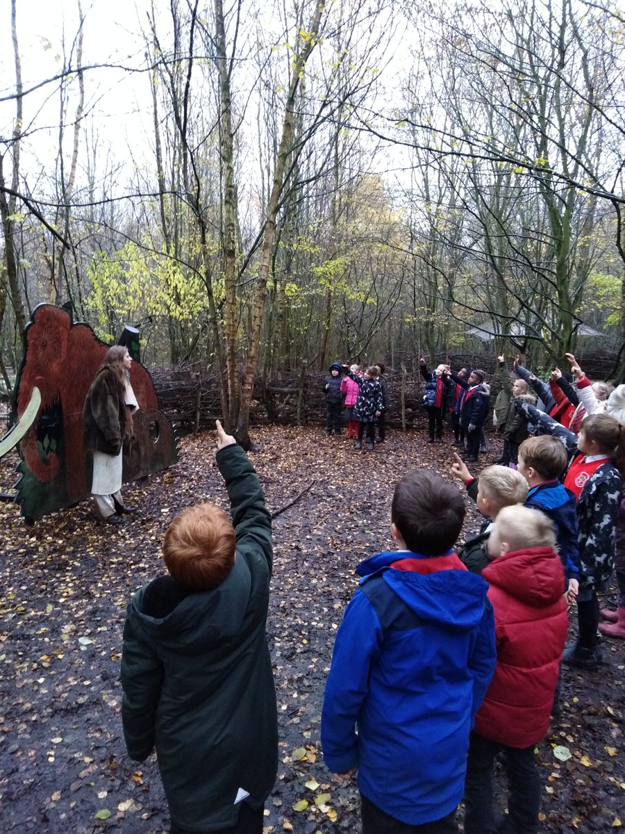 WoodlandsPri's tweet photo. Years 3 & 4 had a brilliant day @Celtic_Harmony experiencing being Stone Age Hunter Gatherers! #CelticHarmony #StoneAge #history #outdoors #outdoorlearning #denbuilding #cooking #makingtools #fire #fun #memorable https://t.co/d8JUifIRls