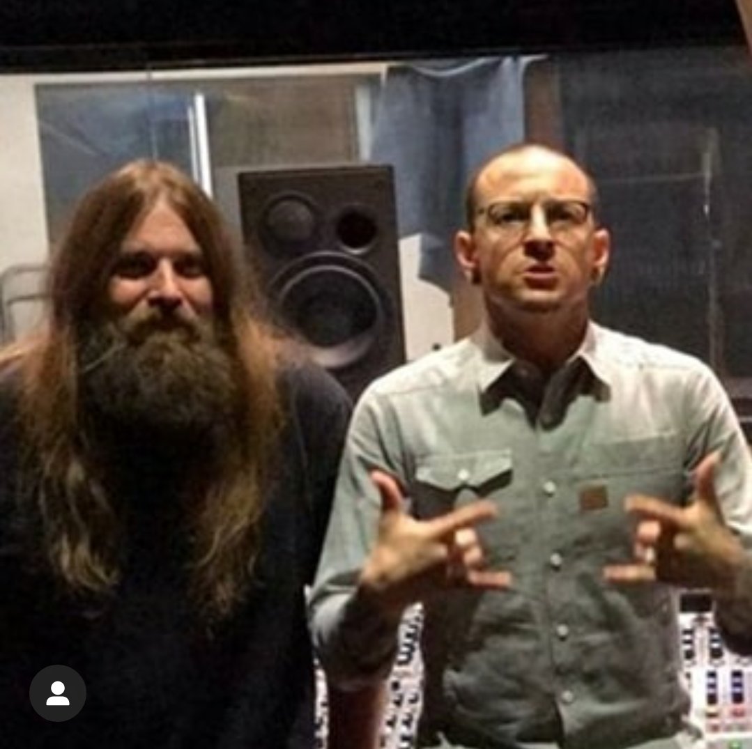Saralpfamily's tweet photo. Happy birthday @MarkDuaneMorton ❤ I wish you have a beautiful day ❤ #HappyBirthday #markmorton #lambofgod #crossoff #chesterbennington #MakeChesterProud https://t.co/vpOmJO0cxb