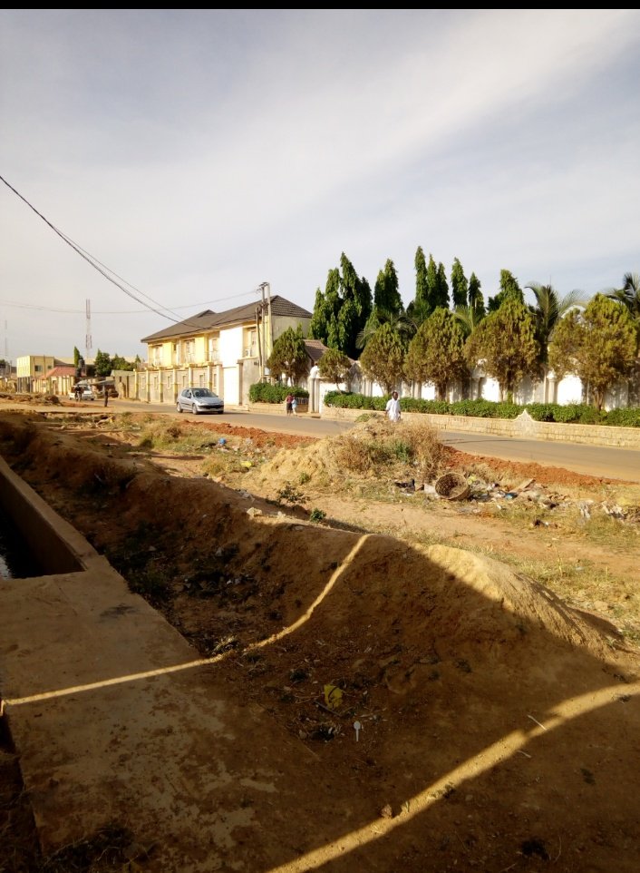 Mohbelmuazu's tweet photo. Thank you @elrufai #Kudan road, U/dis #KadunaUrbanRenewal #MalAtWork @AHayatu @KADRA_kdsg @KadunaAtwork https://t.co/9uLBaygjFW