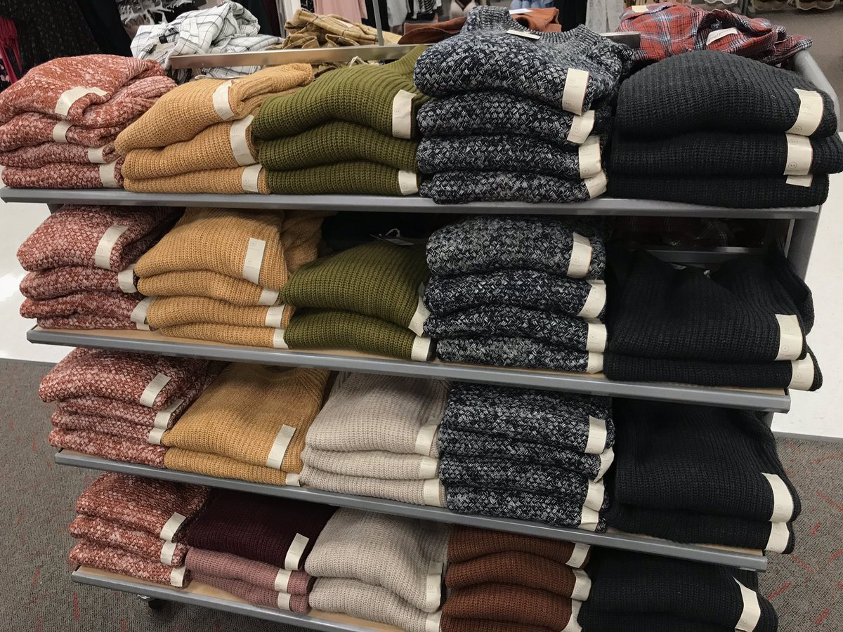 TLDakota's tweet photo. Fill, Flex, Inspire. That’s the motto for our 2098 Q4 style team, and our DBOs are doing a wonderful job! #G194outsAREweird #OutsAreWeirdInStyleToo Check out Michelle’s wonderful sleep gifting  sets! Black Friday, here we come! @JulieEnglar @CRBrookhouser @RicaDevas https://t.co/mIwK52fDzr