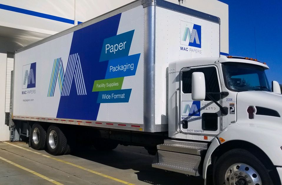 DMEVisual's tweet image. Did you know we do fleet vehicle wraps? Here is one of the many trailer wraps we recently did for Mac Papers.

#largeformatprinting #fleetwraps #Vinylwraps #macpapers